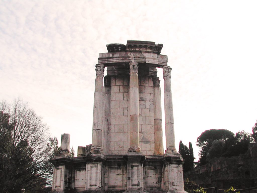 Cosa Vedere a Roma tempio di vesta roma antica monarchia